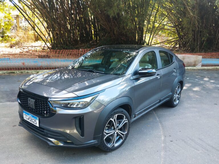 Fiat Fastback tem visual moderno e motor híbrido
